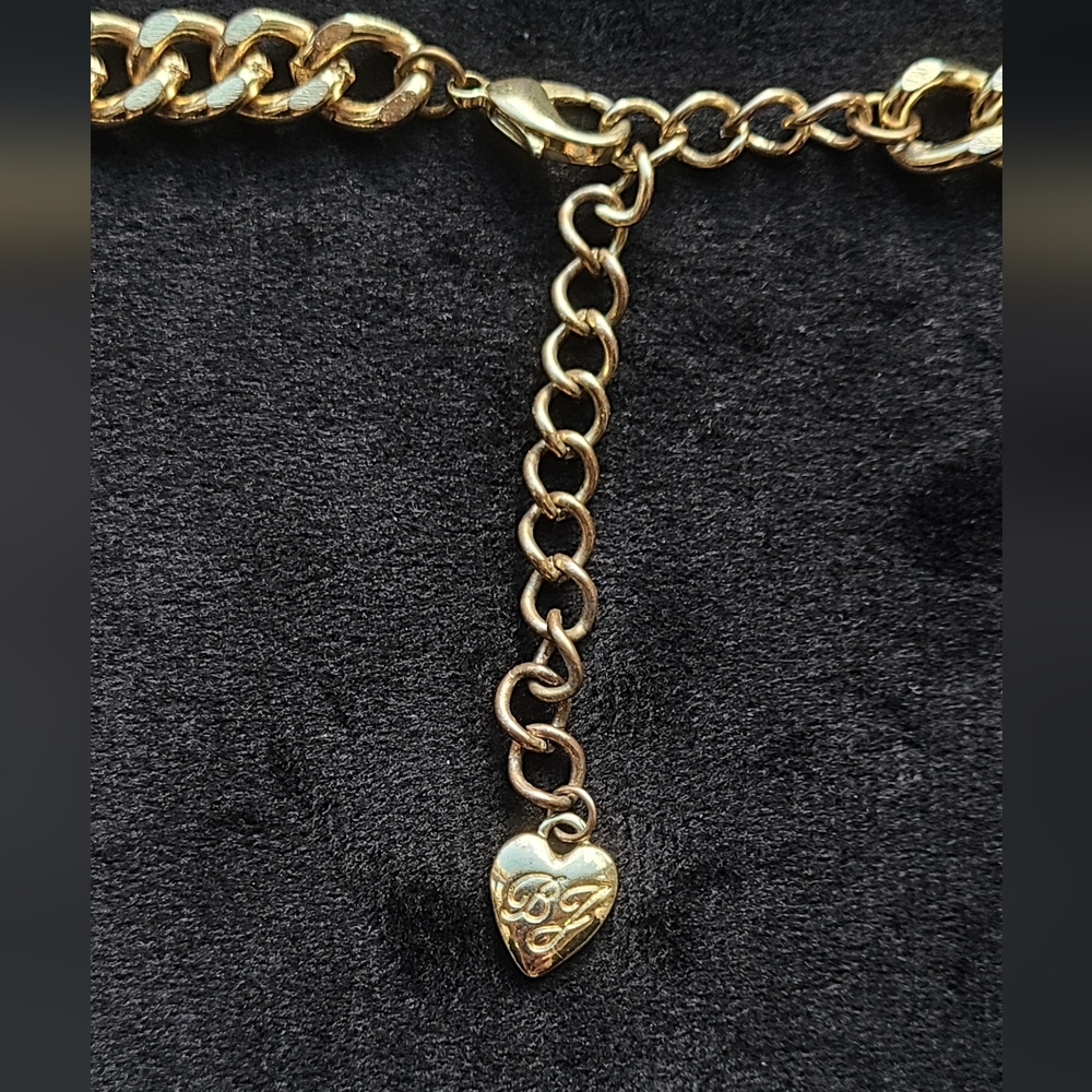 Betsey Johnson crystal heart bow necklace - Picture 3 of 6